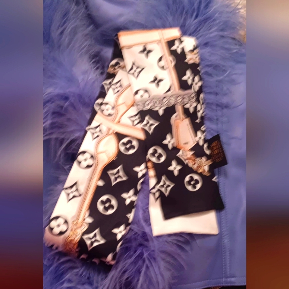 LOUIS VUITTON Scarf For Winter, Made In Paris - Picture 2 of 11